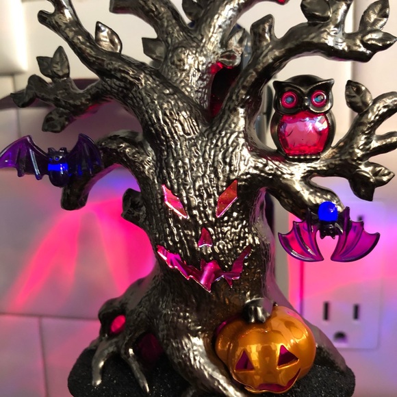 RETIRED 2022 BATH & BODYWORKS MONSTER TREE LIGHT UP WALLFLOWER T NIGHTLIGHT - Picture 6 of 8